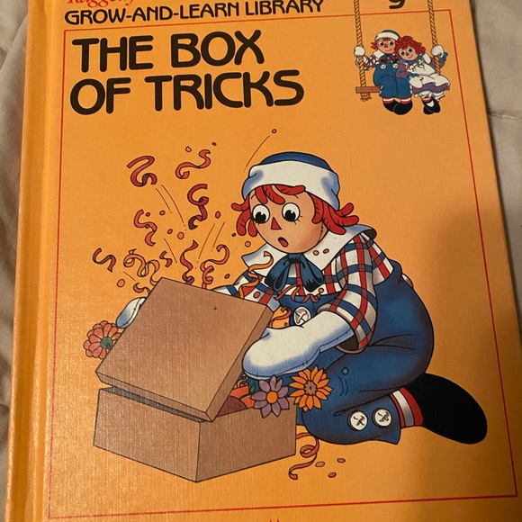 VINTAGE RAGGEDY ANN & ANDY HARD COVER SET OF 8 - Picture 7 of 16